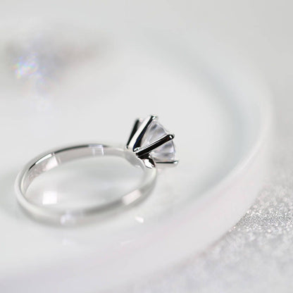 Round Cut Solitaire Ring - Classic Engagement Ring