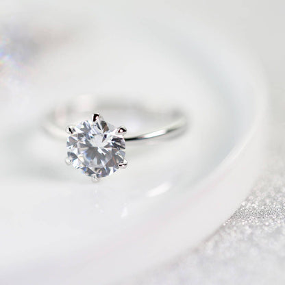 Round Cut Solitaire Ring - Classic Engagement Ring