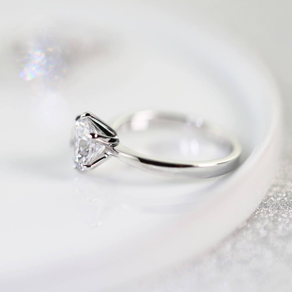 Round Cut Solitaire Ring - Classic Engagement Ring