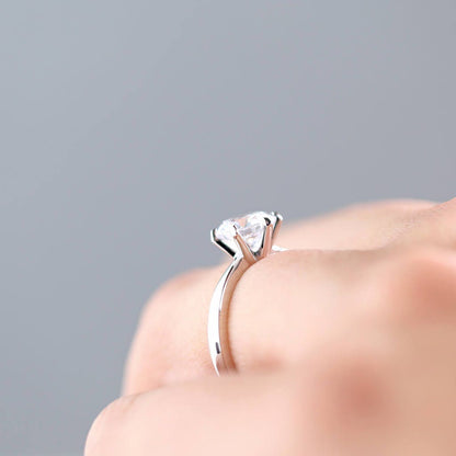 Round Cut Solitaire Ring - Classic Engagement Ring